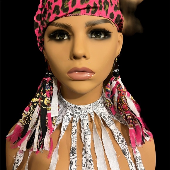 BANDANNA WEAR FRINGES EARRING SOLD - Picture 6 of 7